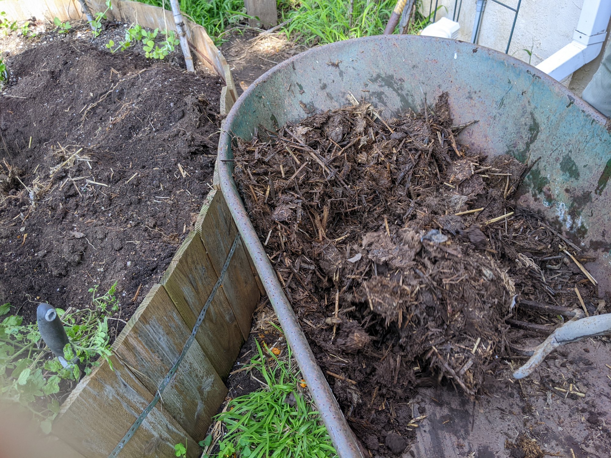 Spring Keyhole Garden Transition | Sage's Acre